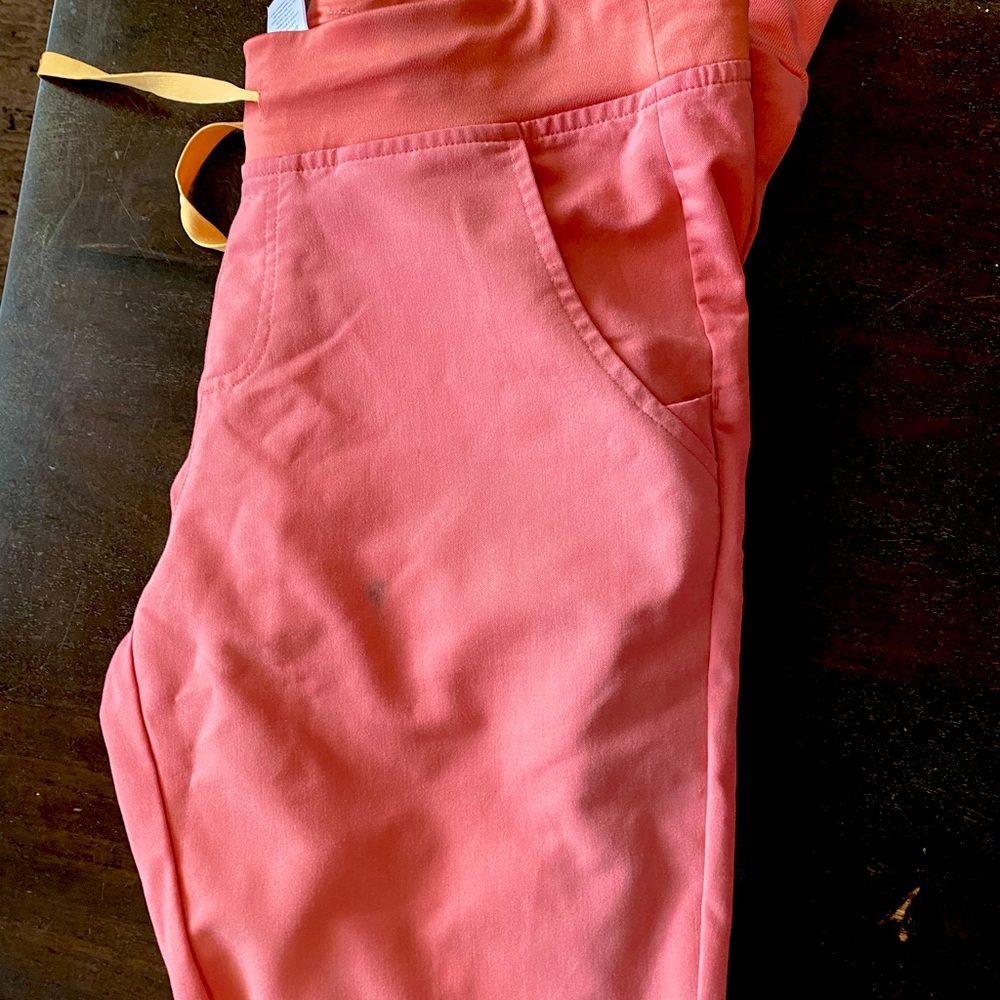 Coral figs medium Tall Zamora joggers. Gently used